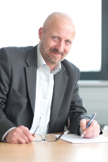 Raimund-Ulmer-Finanzdienst-und-Versicherungsmakler-online-Beratung.jpg